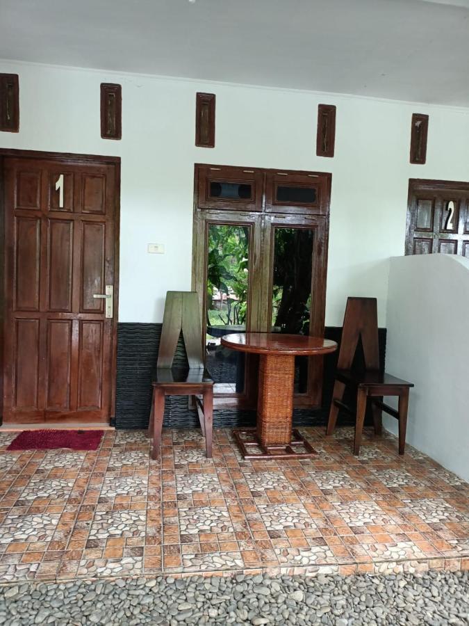 Brown Bamboo Guest House & Trekking Bukit Lawang Exterior photo