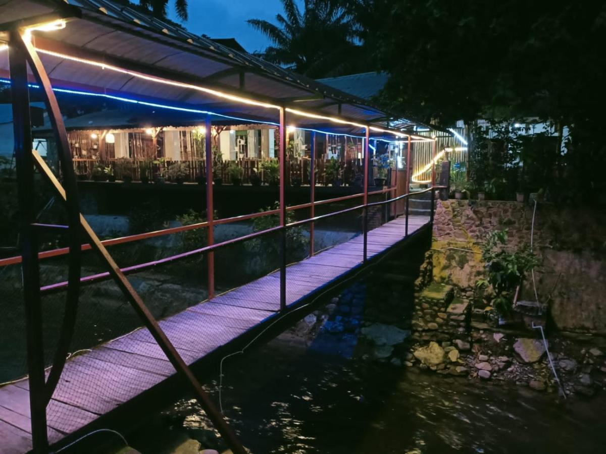Brown Bamboo Guest House & Trekking Bukit Lawang Exterior photo