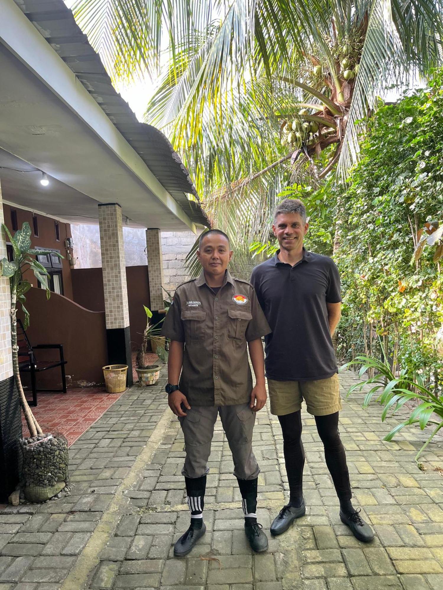 Brown Bamboo Guest House & Trekking Bukit Lawang Exterior photo