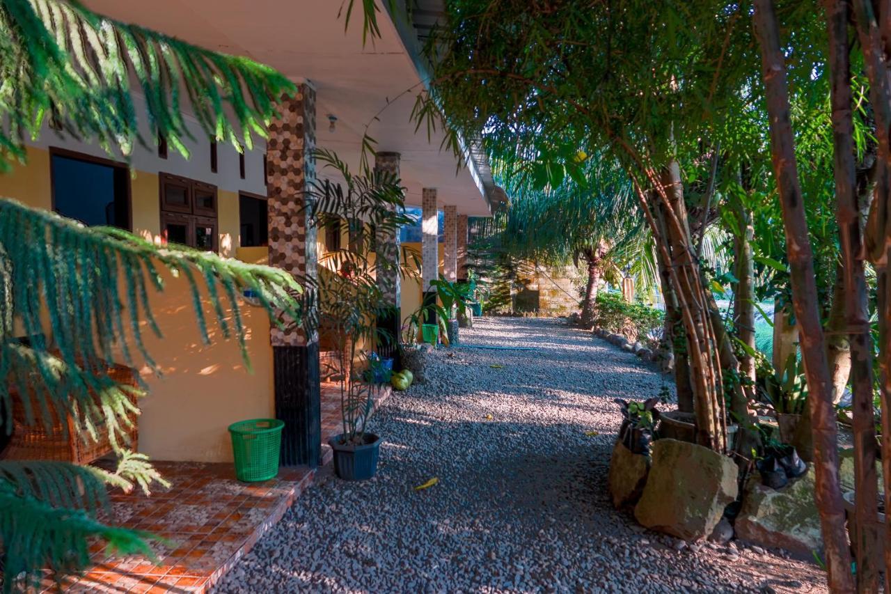 Brown Bamboo Guest House & Trekking Bukit Lawang Exterior photo